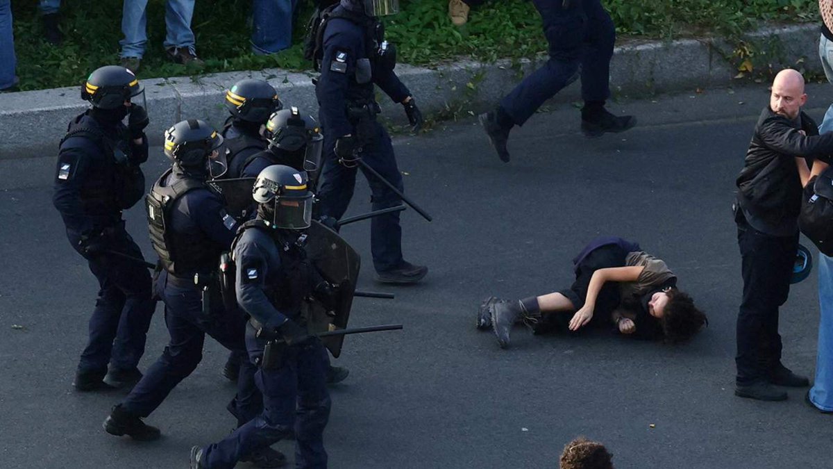 gercekedebiyata's tweet photo. Fransa’da öğrenci eylemleri Le Pen’i güçlendiriyor
‘Sol’ ve ‘sağ’, aslında istihbarat teşkilatlarının ve ‘derin devletlerin’ gizli operasyon araçları mıdır? Fransa'daki okul çocuklarının ve öğrencilerin ayaklanması ‘sol’ siyasi güçler tarafından yönetiliyor ancak sonuçlar niçin Le Pen’e yarıyor?
https://t.co/HpRpp7eXjw