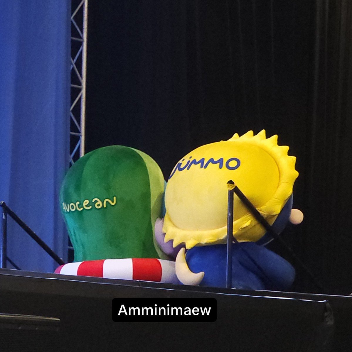 amminimaew's tweet photo. น่ารักมาก จูจู้จิมมี่ เชี่ยนดพิ่นโม่ โม่เพิ่นเชี่ยน

AVOCEAN SUPER ENERGY FNV

#AVOCEAN
#GMMTVFANIVAL2026HappyFamily https://t.co/hCoMRLa3Hi