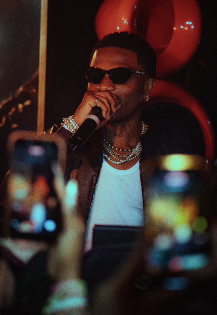 WizkidSource's tweet photo. Dear Darling Mayfair 🇬🇧❤️🦅 https://t.co/9cDYJquQ2D