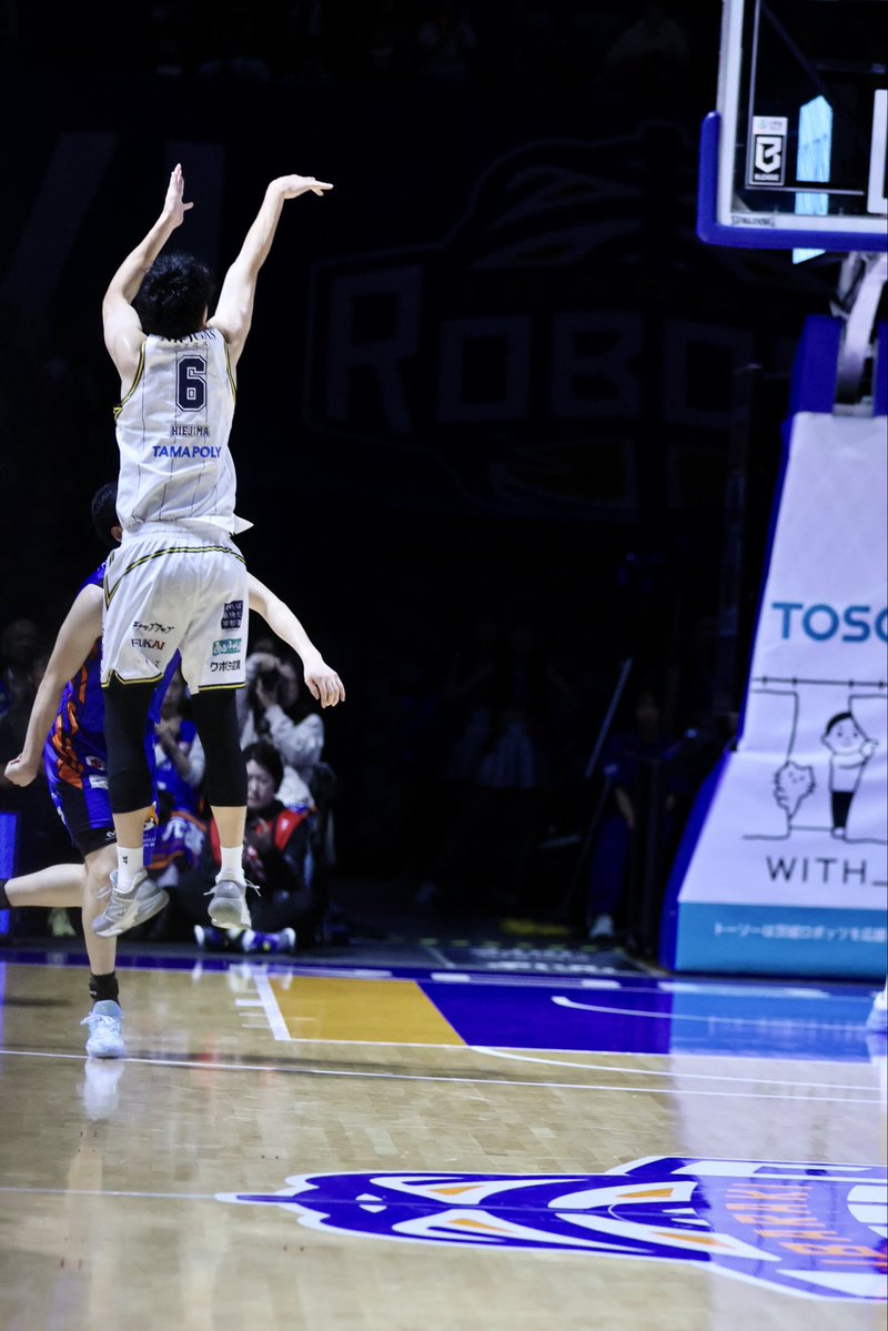 AdQe4g's tweet photo. #宇都宮ブレックス #BREX #比江島慎 #茨城ロボッツ #アダストリアみとアリーナ https://t.co/zopl7pqQzE
