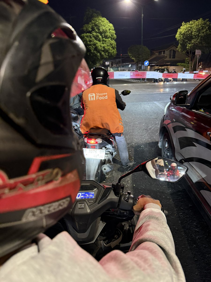 ppppruc's tweet photo. Looking for seporsi pecel lele
#gayjogja https://t.co/UOatvkAkUm