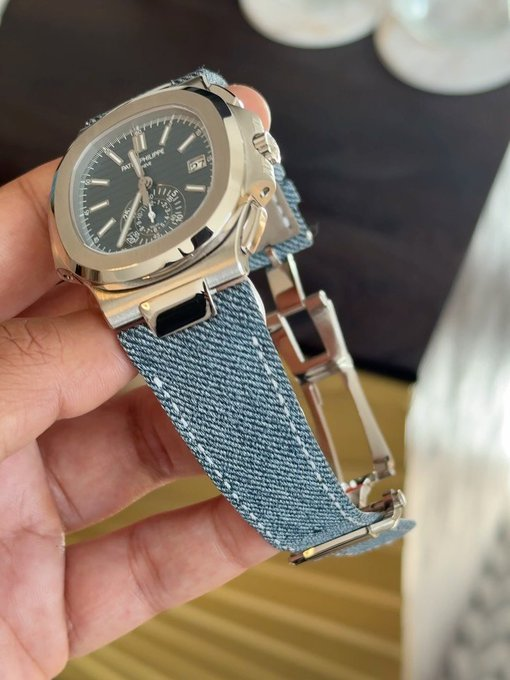 omeLuxe's tweet photo. Patek Philippe Nautilus Chronograph https://t.co/IE23hGNwcE