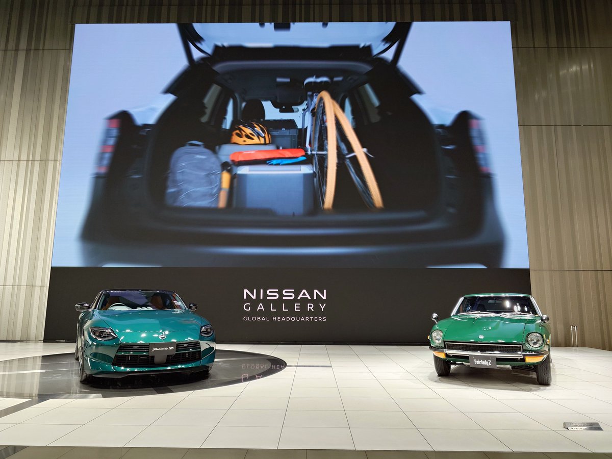 AgreementHunter's tweet photo. 日産のショールーム行ってきたけどなかなか良いね🚙息子は大はしゃぎしてたな〜
フェアレディZが特にお気にだったみたいだ…高くて手が届かないわ！🤣 https://t.co/Th04Etf4aG