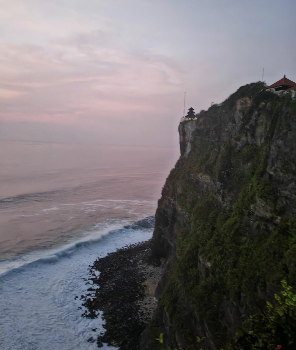 Gyrowoof's tweet photo. The 16th-century Tanah Lot Sea Temple (Pura Tanah Lot) at #Kediri and #Uluwatu cliffside temple both at sunset! #Bali #Indonesia #GyroTravels https://t.co/u1r2acx4JB