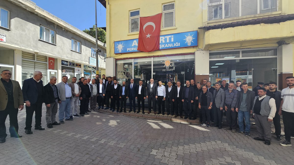 HikmetBasak_63's tweet photo. 📍 Siirt | Pervari

Türkiye Yüzyılı Buluşmaları kapsamında Pervari İlçe Başkanlığımızı ziyaret ederek; İlçe Başkanımız Tekin Özer, İl Başkan Yardımcımız Cenan Kızılay, Kadın Kolları Başkanımız Selime Buluşmaları, Gençlik Kolları Başkanımız Abdullah Türkeş, Ziraat Odası Başkanımız İzzettin Diken ve kıymetli teşkilat mensuplarımızla bir araya geldik.

Pervari’mizin ihtiyaçlarını, hemşehrilerimizin taleplerini ve ilçemize yönelik çalışmalarımızı istişare ettik.

Cumhurbaşkanımız Sayın Recep Tayyip Erdoğan’ın liderliğinde, Türkiye Yüzyılı hedeflerimiz doğrultusunda milletimizle gönül gönüle, birlik ve beraberlik içerisinde çalışmaya devam edeceğiz.

Birliğimiz daim, yolumuz açık olsun. 🇹🇷

@Akparti @abuyukgumus @AvHekimGider