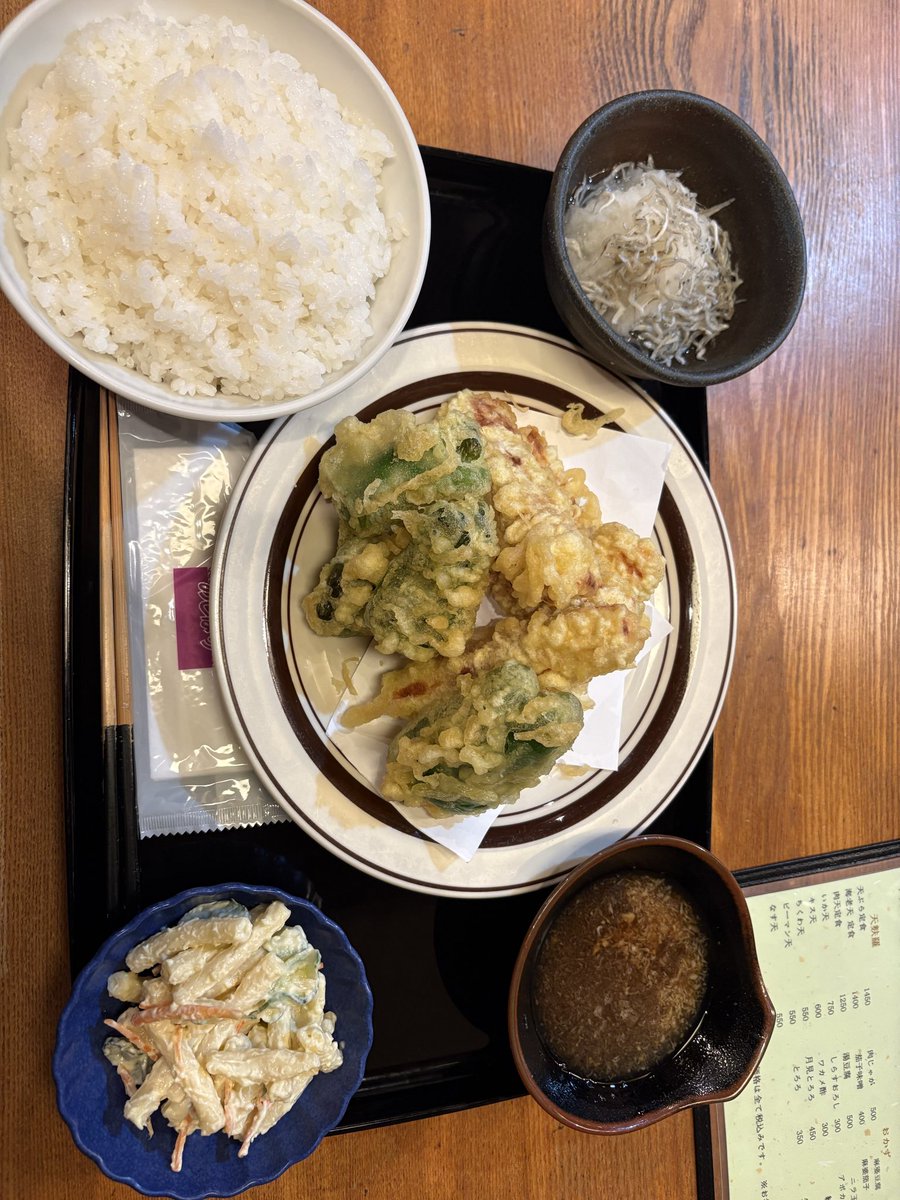 anibaka00's tweet photo. 今日の下会お疲れ様でした！お腹空いたので少しお先に離脱しましたー
久しぶりに会えた人からアニバカの幹事誰だか分からなかったけど月姫なら行くよ！って言ってくれる人が居たりしてめちゃくちゃ励みになりました、良い回なるように頑張ります♪カラ館から1分で着く10年来通ってる定食屋なう https://t.co/8kF5ZEiNlw