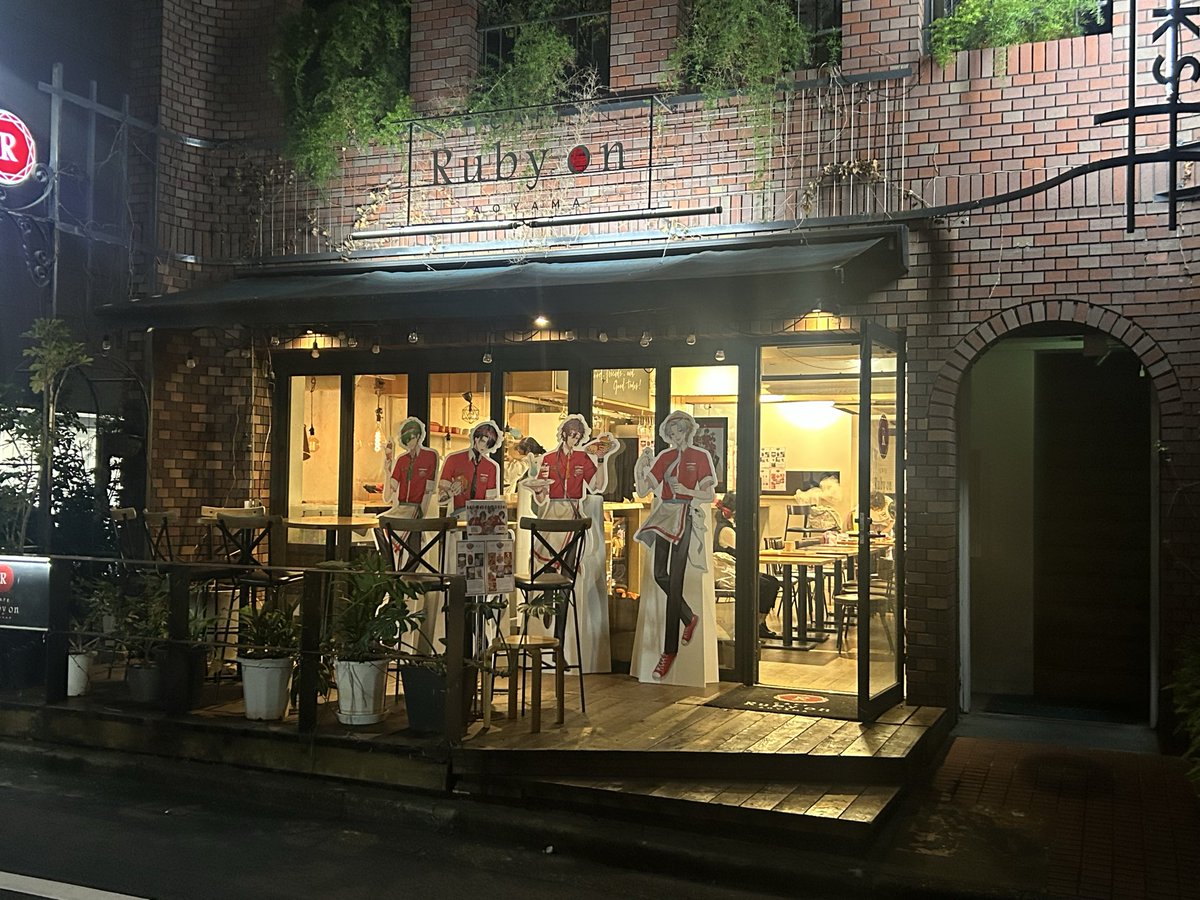 yukimikana_75's tweet photo. 夜のファスオダ！！
引きで撮った外観がとてもオシャレ✨️

 #THE1order https://t.co/fzattPyFIY