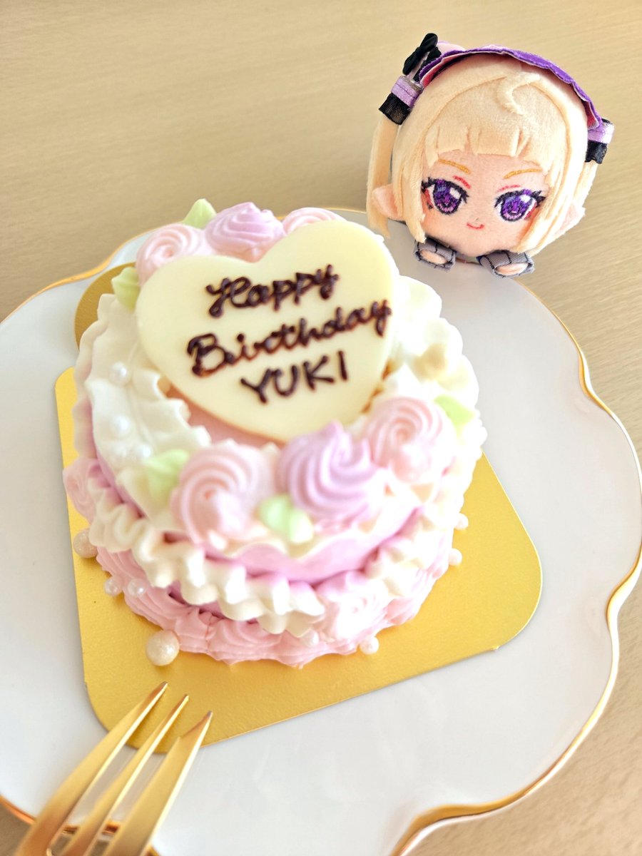 osakanapiyopiyo's tweet photo. ケーキ入刀🔪 https://t.co/kH4oHrrf9h