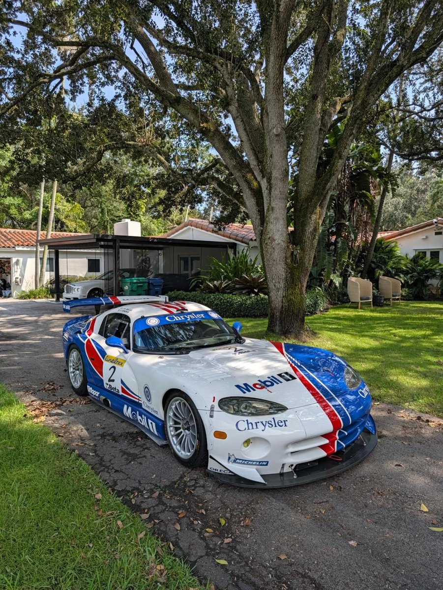 KingOfMopar1's tweet photo. Out of the French workshops and straight into racing folklore. The ’99 Oreca Viper GTS-R remains a masterclass in American muscle meeting international endurance. 🇫🇷🇺🇸 https://t.co/rxDKmAkISp