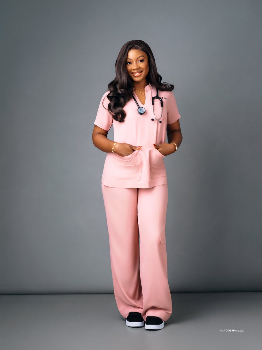 chikaxix_'s tweet photo. 7 years of becoming.

Reintroducing; Dr C. C Egbuna, first of her name. https://t.co/ybDtrKtO6H