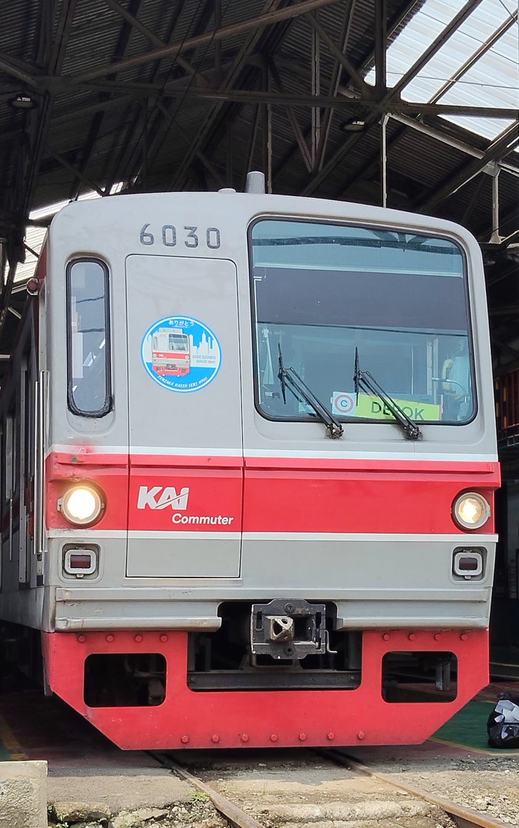syahrirochmat's tweet photo. Ini bukan akhir dinas, melainkan tanda terima kasih untuk seri 6000 di jakarta.

Acara ini terlaksana atas inisiasi dari 2 komunitas lokal yang ada di jakarta. https://t.co/wDzhwBV6Yu
