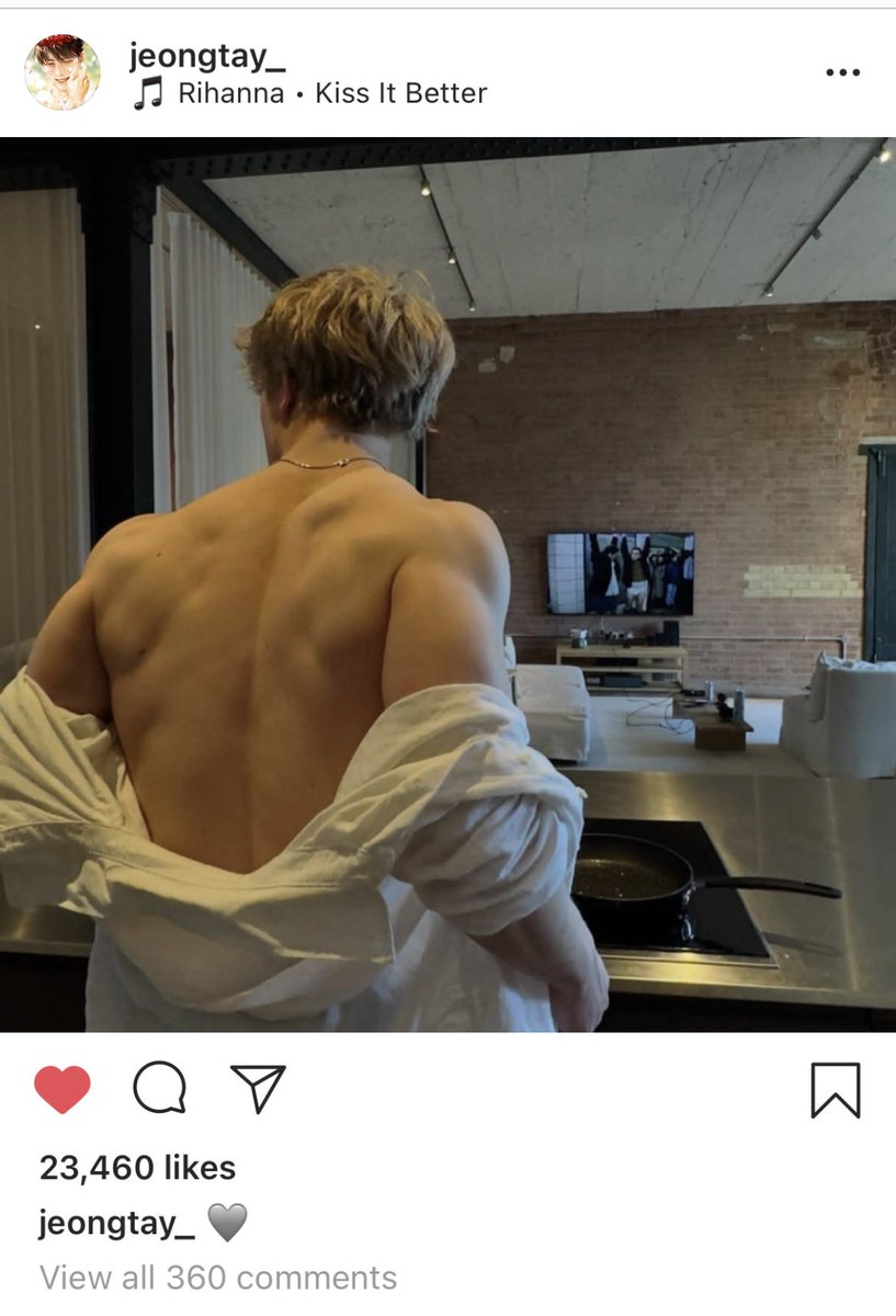 mctzbemctz's tweet photo. when taeui is finally soft launching ilay but people still think he was dating someone else (chris) 🤣 https://t.co/UYg3hhGLiA