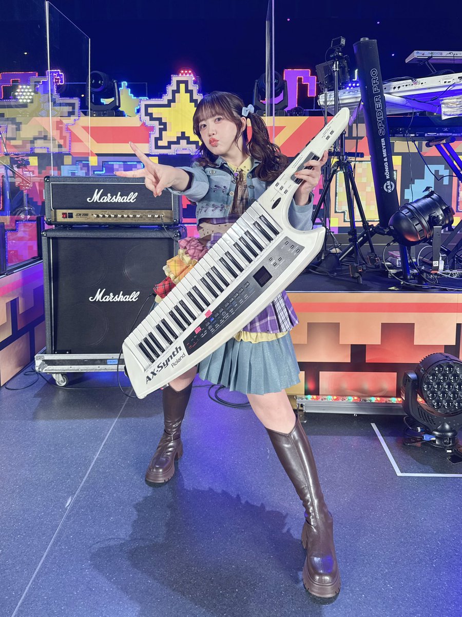 ayasa_ito's tweet photo. #バンドリ13thライブ
DAY1 : #ポピパ_NowRoading🌈

ありがとうございました❕💜🎹
みんなとポピパの音楽で盛り上がれて、
まさに愛だけの時♡だったよね♡

今日の思い出、セーブするの忘れるなよお〜〜👆🏻 https://t.co/ZfLl8nfFAx