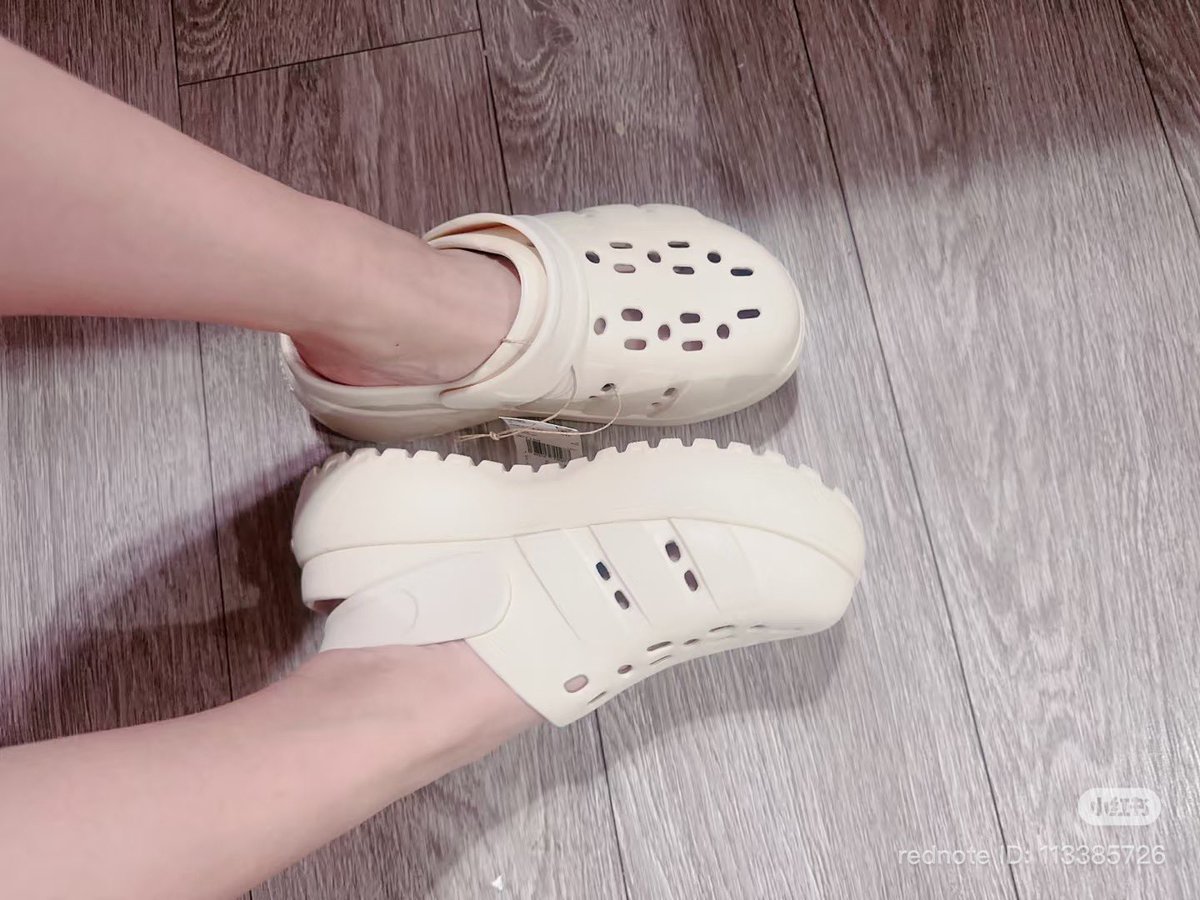 belllgstyle's tweet photo. ลด 80% จากป้าย สนใจdm นะคะ #รับหิ้ว #รองเท้าadidas https://t.co/KRdgAU9o3D