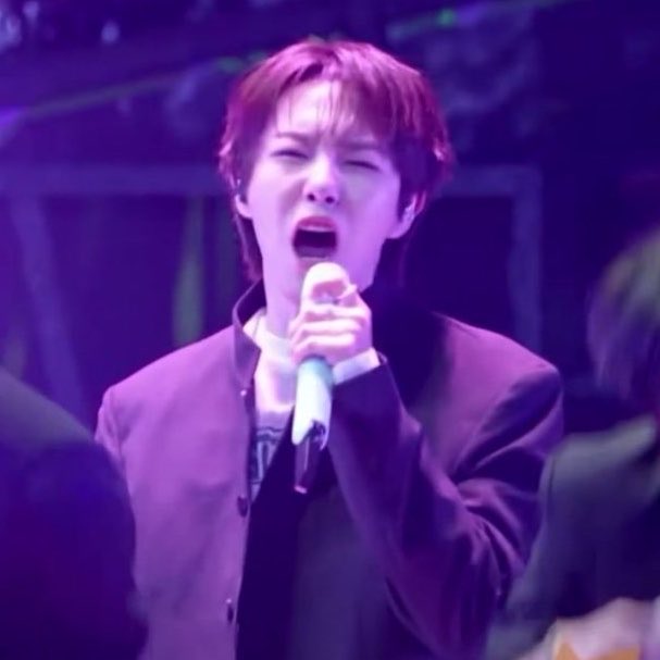 julyyfirst's tweet photo. ดรีมมี่ให้แมวขึ้นเวทีด้วยเหรอ เอ้ยไม่ใช่ นี่อินจุน🤣 https://t.co/qaVnYU0UOM