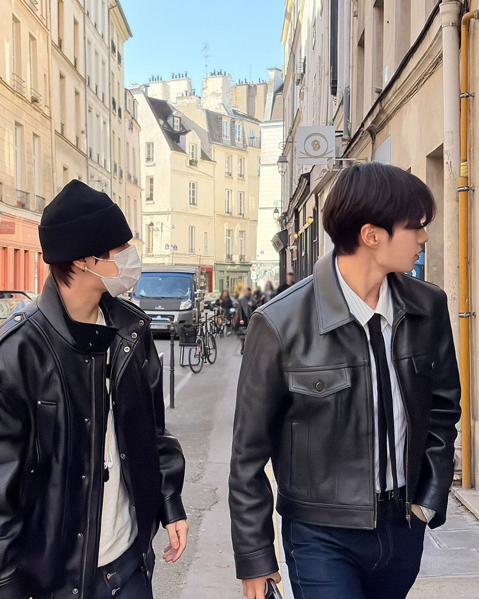 Jongzyoon's tweet photo. Here’s the guy who kept me company and took all the shots, thanks to Junseo hyung. https://t.co/g8aPk5MZIY