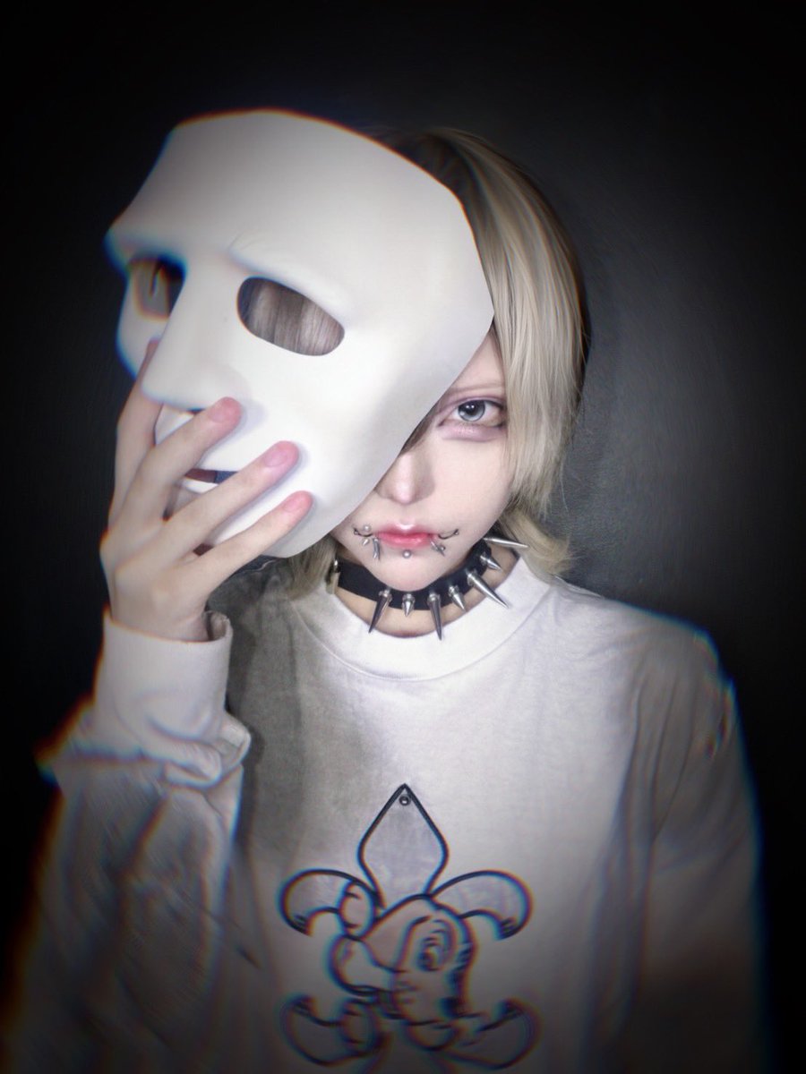 1108HOLIDAY's tweet photo. 11月8日（日） 
HOLIDAY SHINJUKU ▶︎PRE-DEBUT

+✟+————————+✞+

       ﾛ苦堕愛 メム
              🦴🪦
　color▶︎ちゎわ♡ほゎいと
 
         X▶︎@M_XZY_

+✟+————————+✞+ https://t.co/2g2hqLRTKc