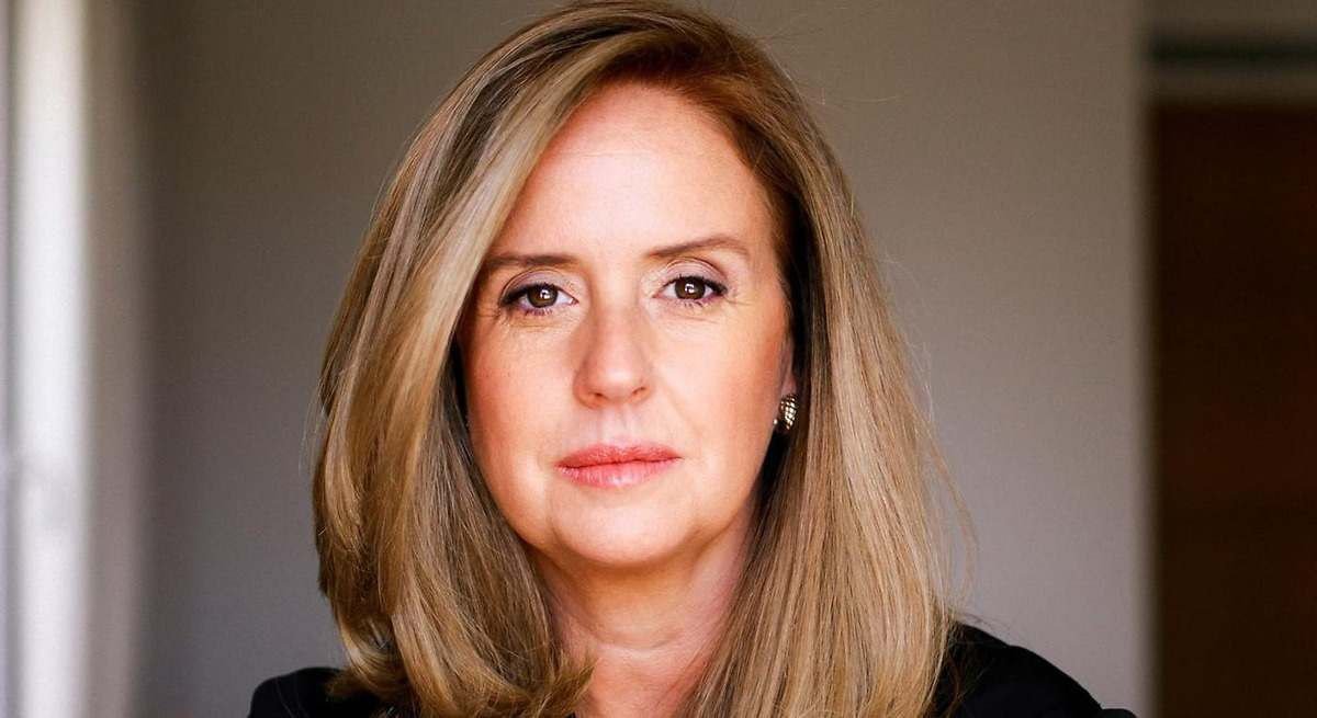 MaestroAngeles's tweet photo. Esta señora era Directora General de Vivienda en el primer gobierno de Pedro Sánchez. Ahora es la presidenta de la patronal de los fondos buitre. https://t.co/bFZxQdCxmT