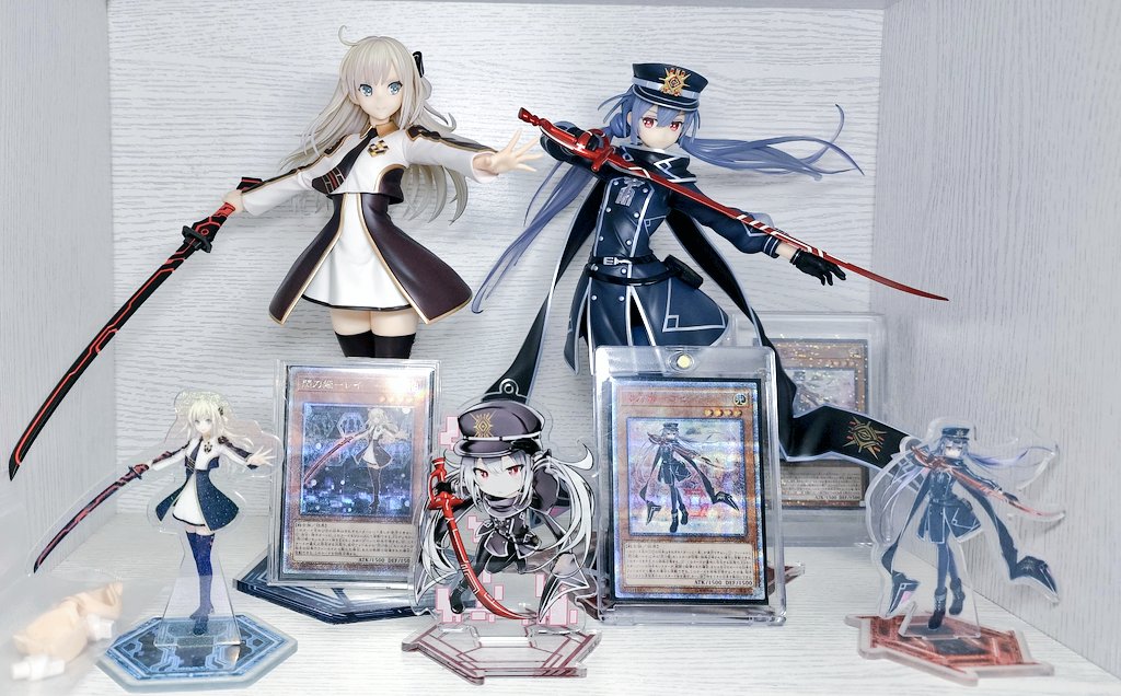 masa961's tweet photo. 10月10日は閃刀姫の日らしいので、今年も我が家の閃刀姫グッズ、ロゼのファンアートを貼っておこう。 
今年もまた、OCGにマスターデュエル、グッズ収集にと閃刀姫と共に歩んだ遊戯王ライフでした。
デッキの光り物が、去年に比べて爆増しました。
#OCGファンアート #閃刀姫の日 #10月10日は閃刀姫の日 https://t.co/C3wuwiOP9L