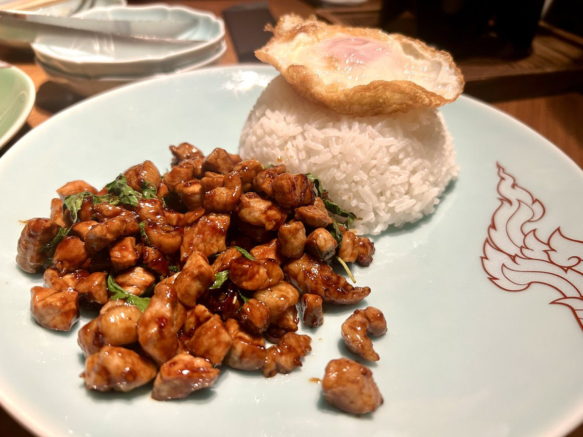 biggo5296's tweet photo. BIANCHI @六本木
和食の次に好きなのタイ料理かもしれない
看板メニューのガイヤーン
Tokyo X ガパオライス
からすみのヤムウンセン
カリカリ桜エビと黄ニラのパッタイ https://t.co/OJMVgWLcbL