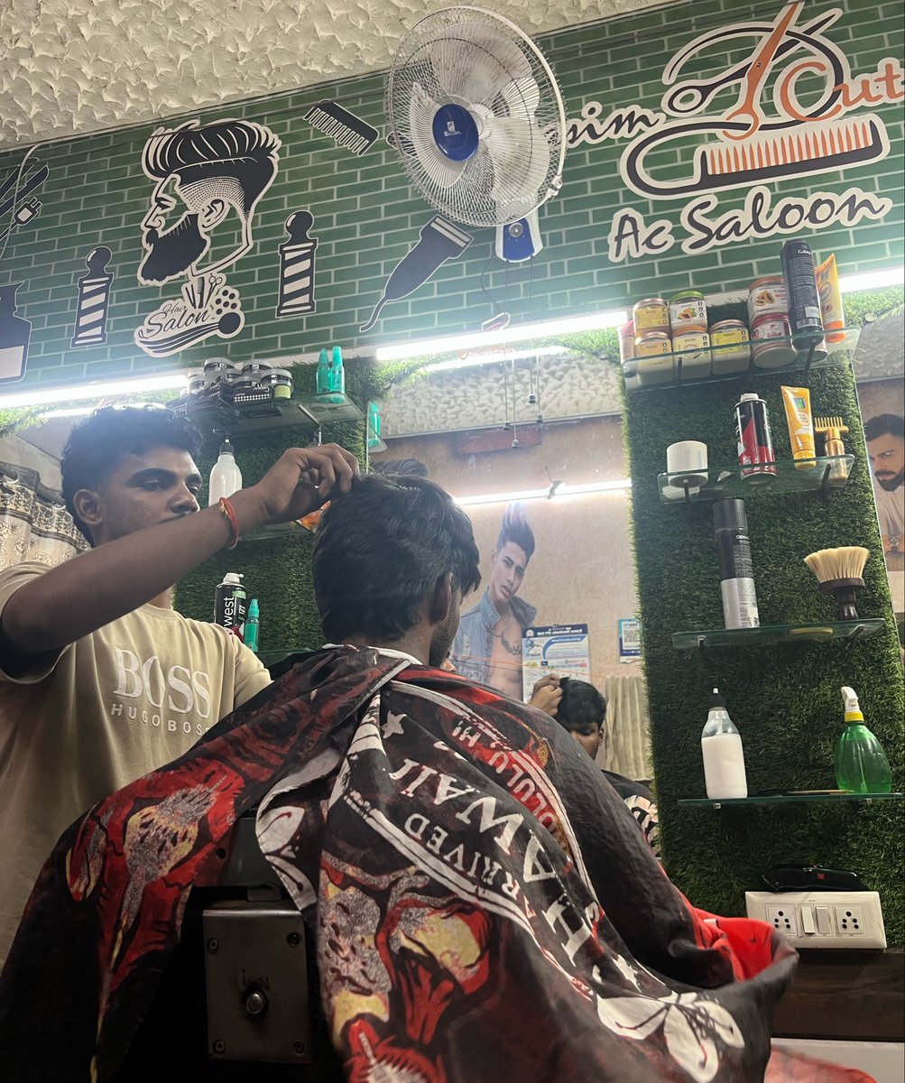 xzx_slipknot's tweet photo. Everyone getting their haircuts during Navratri like the festival has a grooming challenge. 😭 https://t.co/i75xiDSNEL