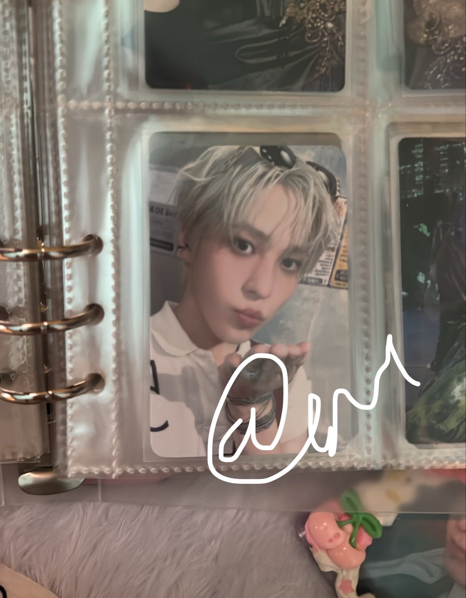 kookieenak's tweet photo. Wta , ad yg tau harga pc yh ini brapaa? https://t.co/YNUiHcI3Dr