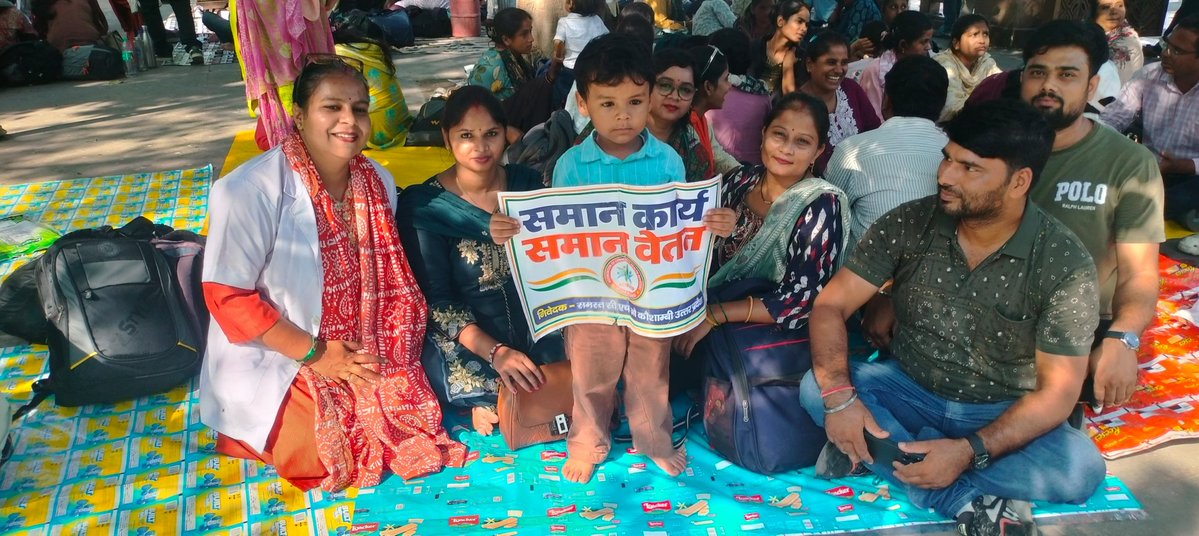 sadhana3r8b's tweet photo. #permanentcho #permanent_cho 
 इस से ही देश दुनिया को पता चलेगा कि उत्तरप्रदेश के लखनऊ के ecogarden में CHO का धरना प्रदर्शन पिछले 12 दिनों से जारी है। जिससे की सरकार पर दबाव बना कर अपनी मांगे मंगवाना आसान होगा#yogiadiynath
Brajesh pathak https://t.co/QgYApVRoJ5