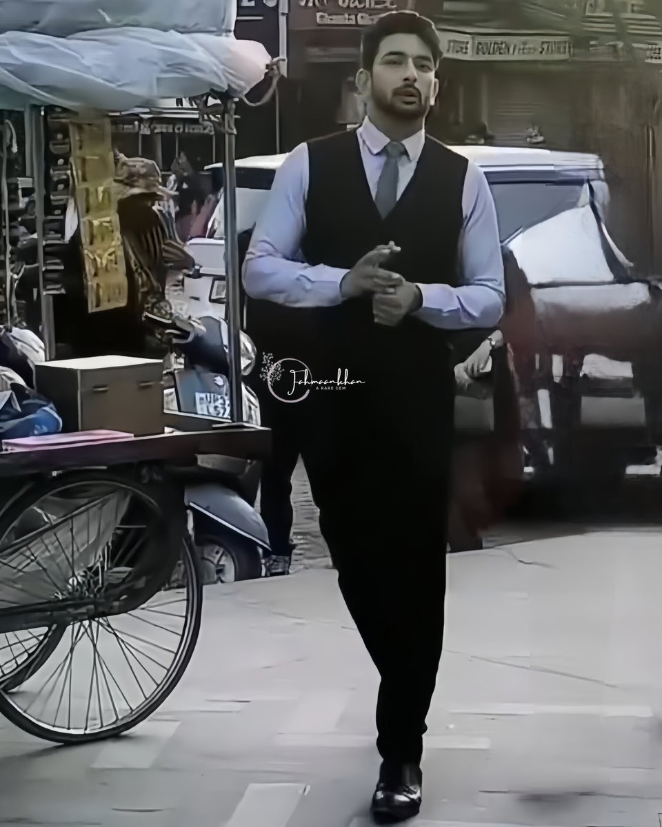 TalkativeEys's tweet photo. Stepping in with absolute grace& unmatched style, the King of ITV isReady to rule our screens onceAgain! Finally our long wait isComing to an end,& television's ultimate icon is steppingBack into the spotlight where heTruly belongs! #FahmaanKhan
#ITVKing
#TheGoatIsBack
#ITVHero https://t.co/uyNNIF3Rfw