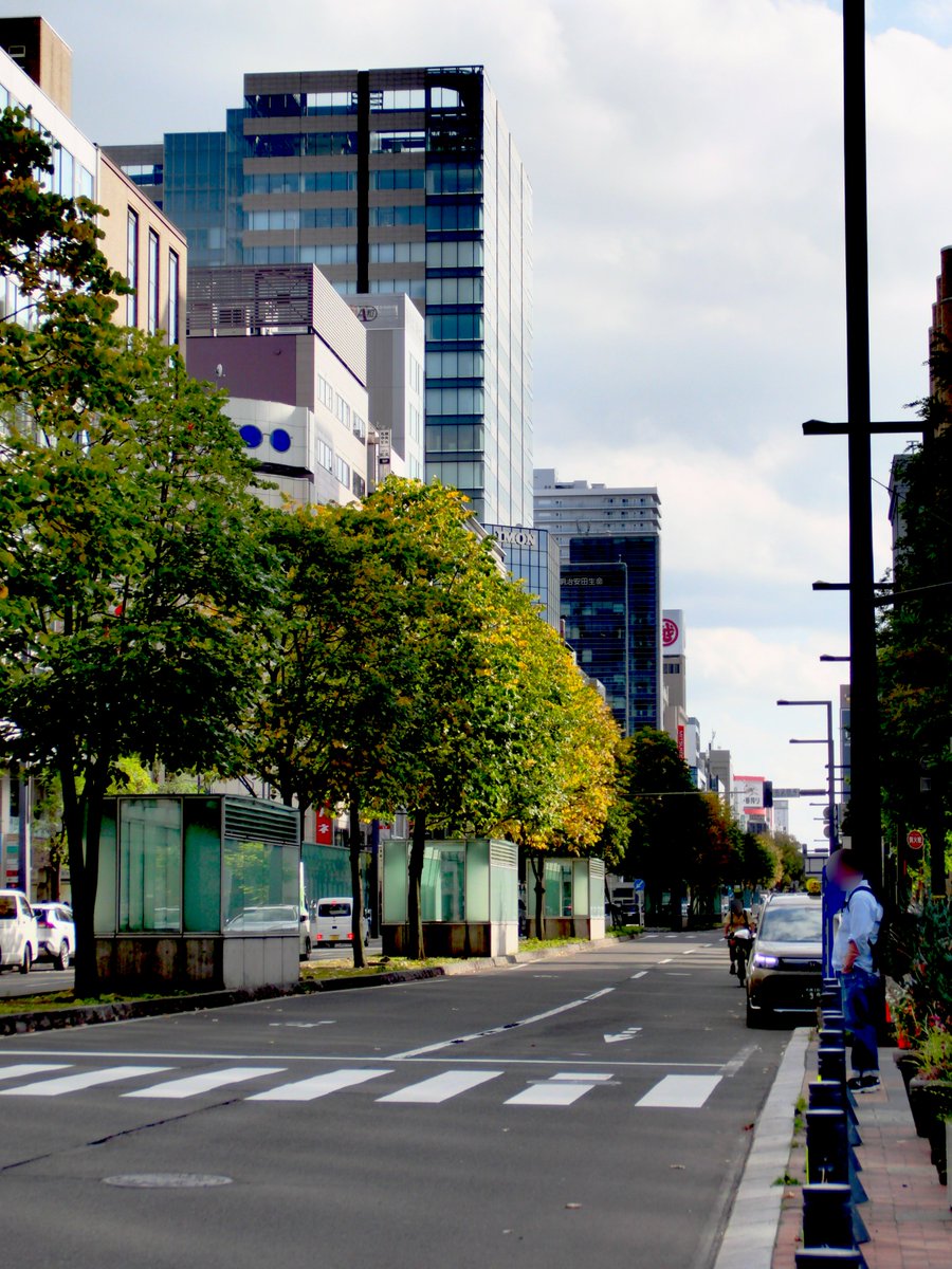 kou1983_2's tweet photo. 駅前通り、札幌。 https://t.co/yCJ0fq566z