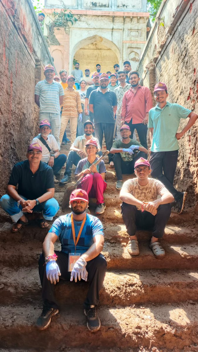 RamdootRestores's tweet photo. For the past two weeks, we’ve been restoring an ancient stepwell beneath a Devi temple in Karodiya, Gujarat. 

Here’s the latest on-ground update, and what we’ve uncovered may shock you. https://t.co/h4oC8qiHZA