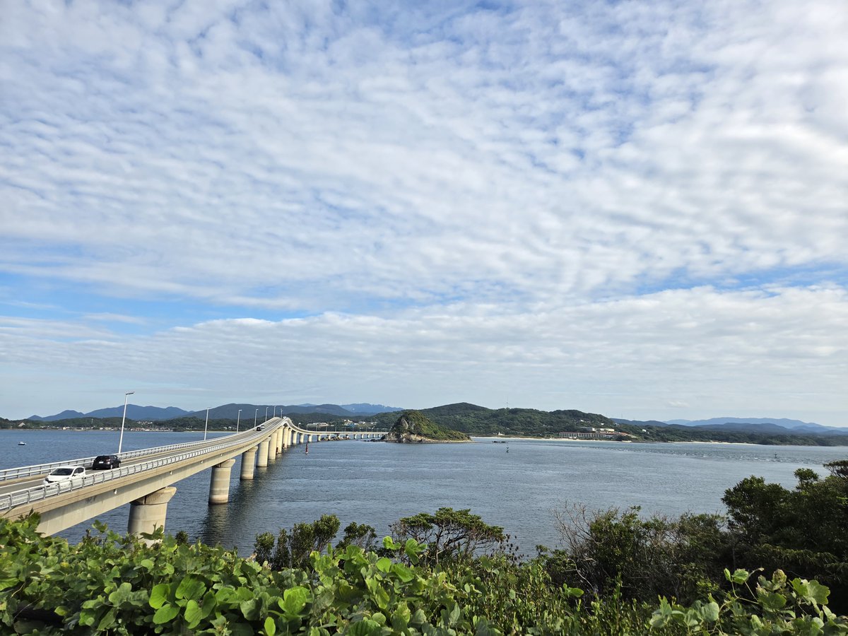 tks_ymgc's tweet photo. 締めはよく車のCMにも使われる角島🌊
105段の階段登って、、、
足プルプル:( ;´꒳`;):
今日は苦行ばかりwwwww https://t.co/mMiUBR3b2b