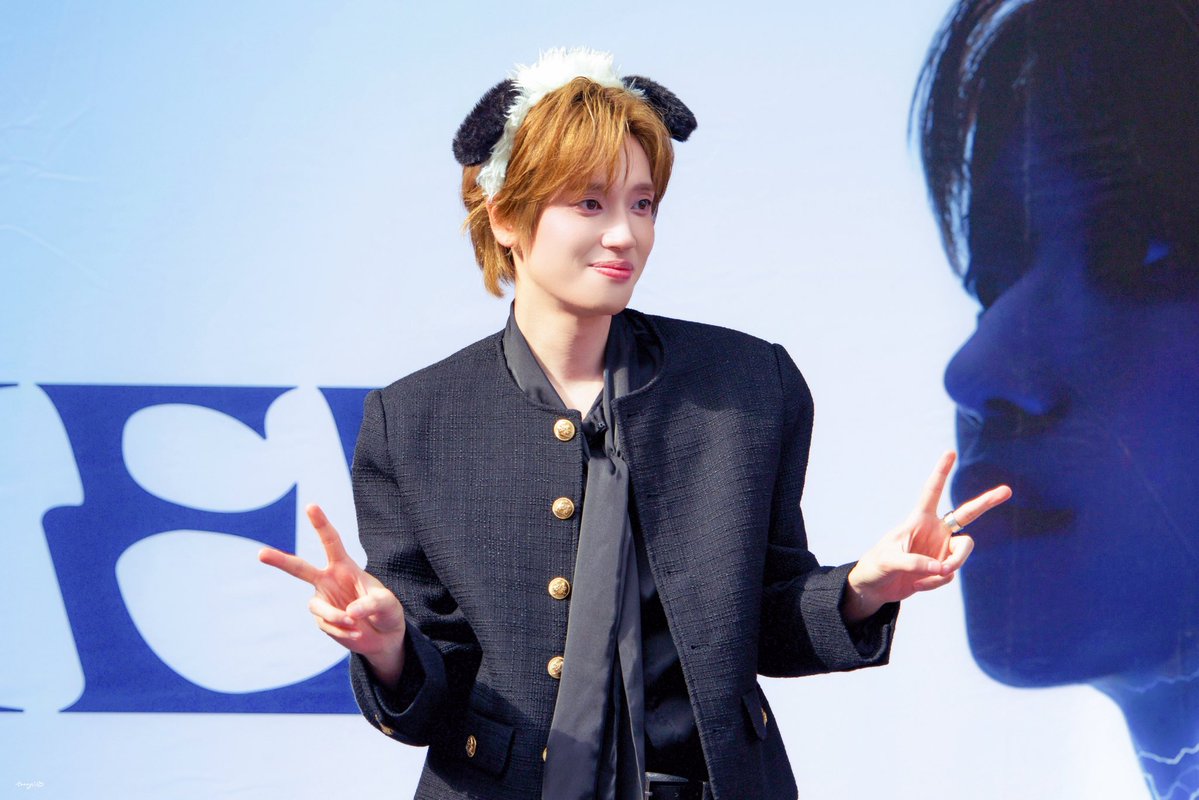 tangni__'s tweet photo. 261003 니엘 無畏FEARLESS 타이페이 팬싸 

🌻🫧🤍

#틴탑 #니엘 #NIEL https://t.co/tZTisjd4NI