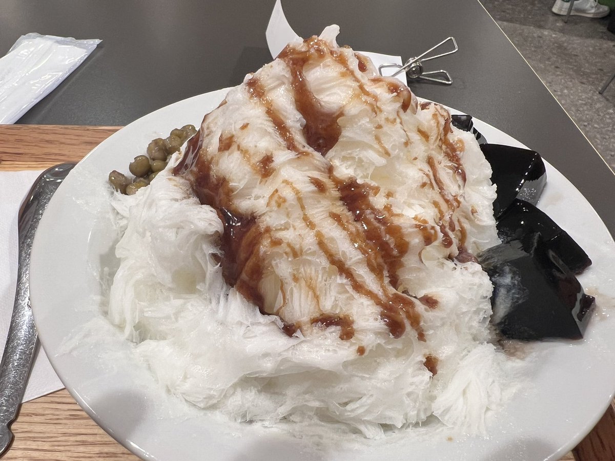 harunejellyfish's tweet photo. 日本のやつはお上品すぎてもの足りんな😇 https://t.co/4l29h6Ooj0