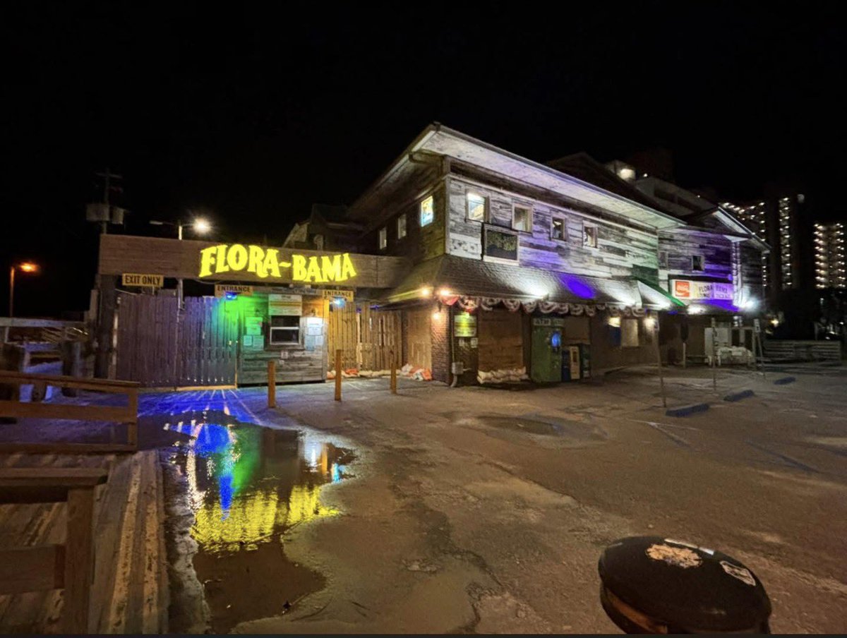 ShaneyBoyzz's tweet photo. Flora-Bama has successfully survived the hurricane 💪🏻💪🏻👍🏻👍🏻👍🏻🙌🙌🙌🙌🙌🙌 https://t.co/rPSnzujpYy