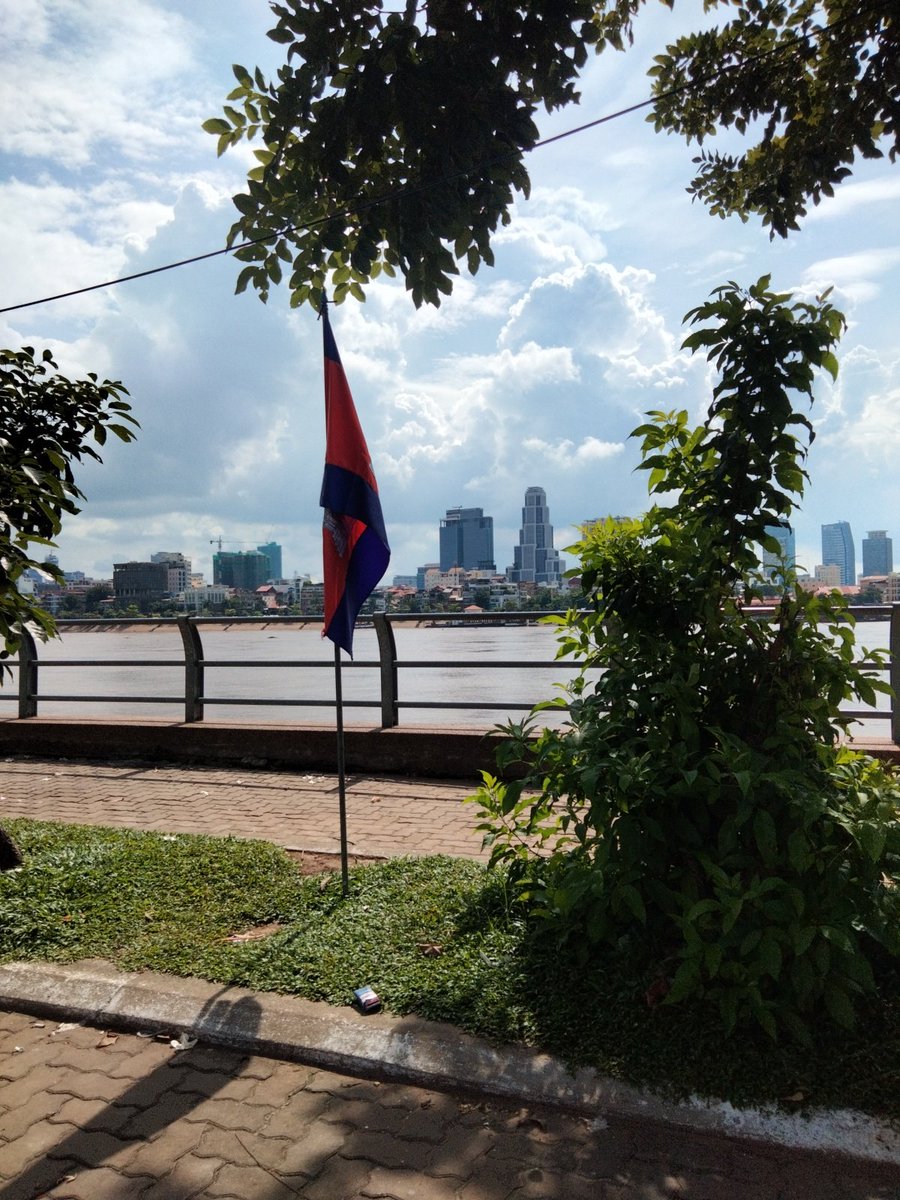 PVann9's tweet photo. @JingJungn9 តស់ https://t.co/uVUAM8USNX