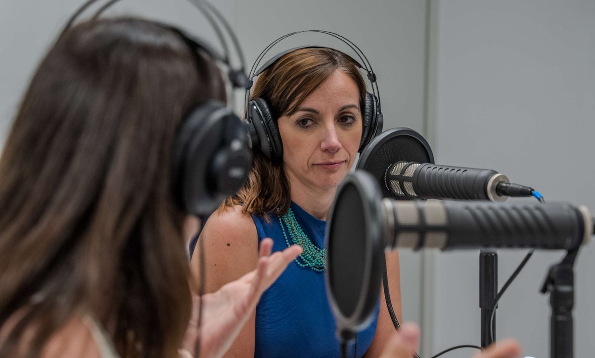 secardiologia's tweet photo. 🆕 #CardioPODCAST | Importancia de la vacunación antigripal en el paciente cardiópata: la gran olvidada.

Miriam Martín Toro conversa con Clara Bonanad Lozano, Miguel Caínzos Achirica y M.ª Rosa Fernández Olmo sobre la vacunación antigripal.

▶️ https://t.co/tyRyNy6Dg3

@MiriamMartinTo1 @BonanadClara @miguelcainzos23 @MAROSFO