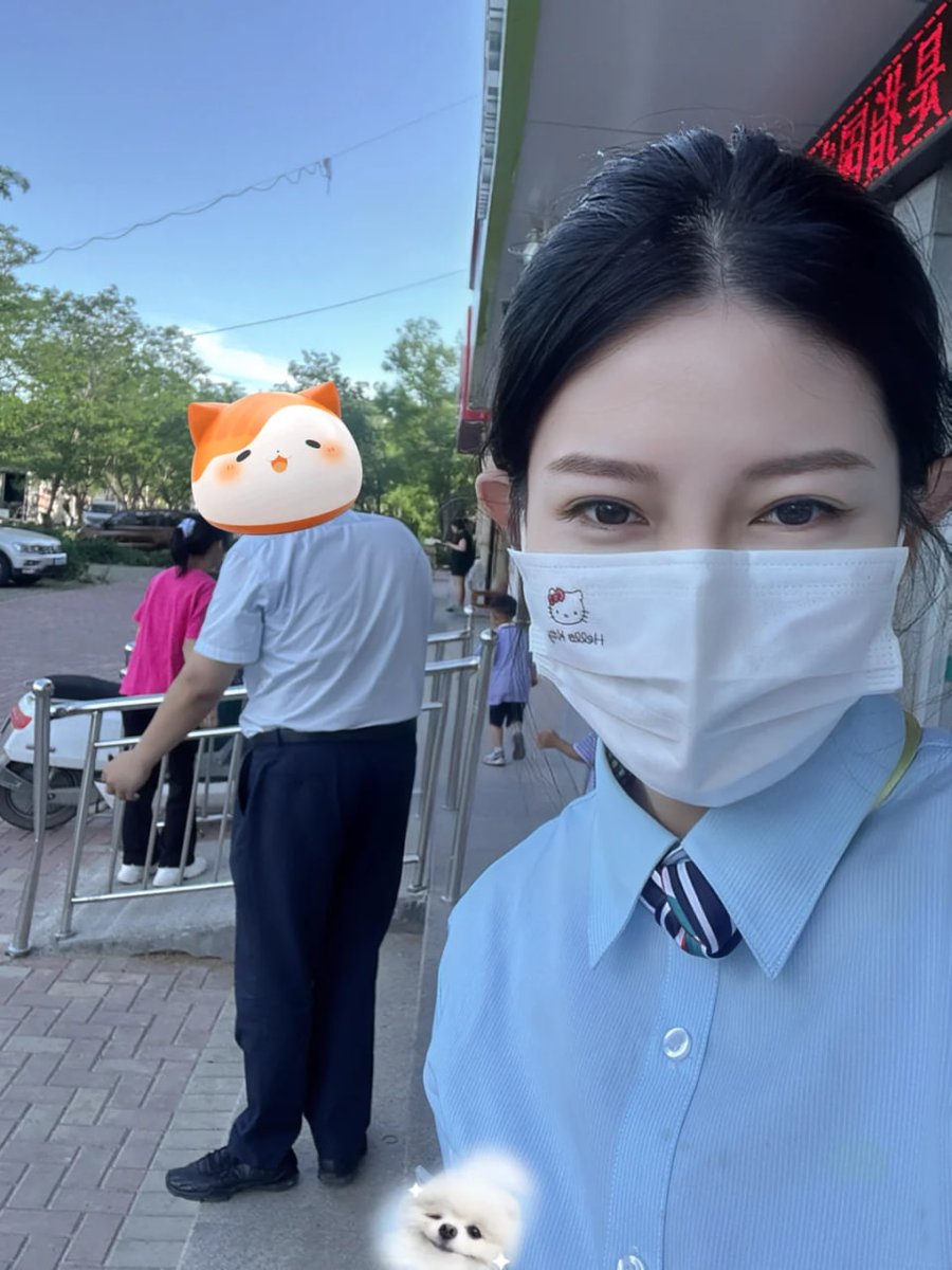 sonikumarie2's tweet photo. 怎么会有银行🏦人4点半就下班啊？
哈哈营业窗口下班🔚   虽然不能回家 但是可以光明正大摸鱼了 https://t.co/BUA9Svf3x2