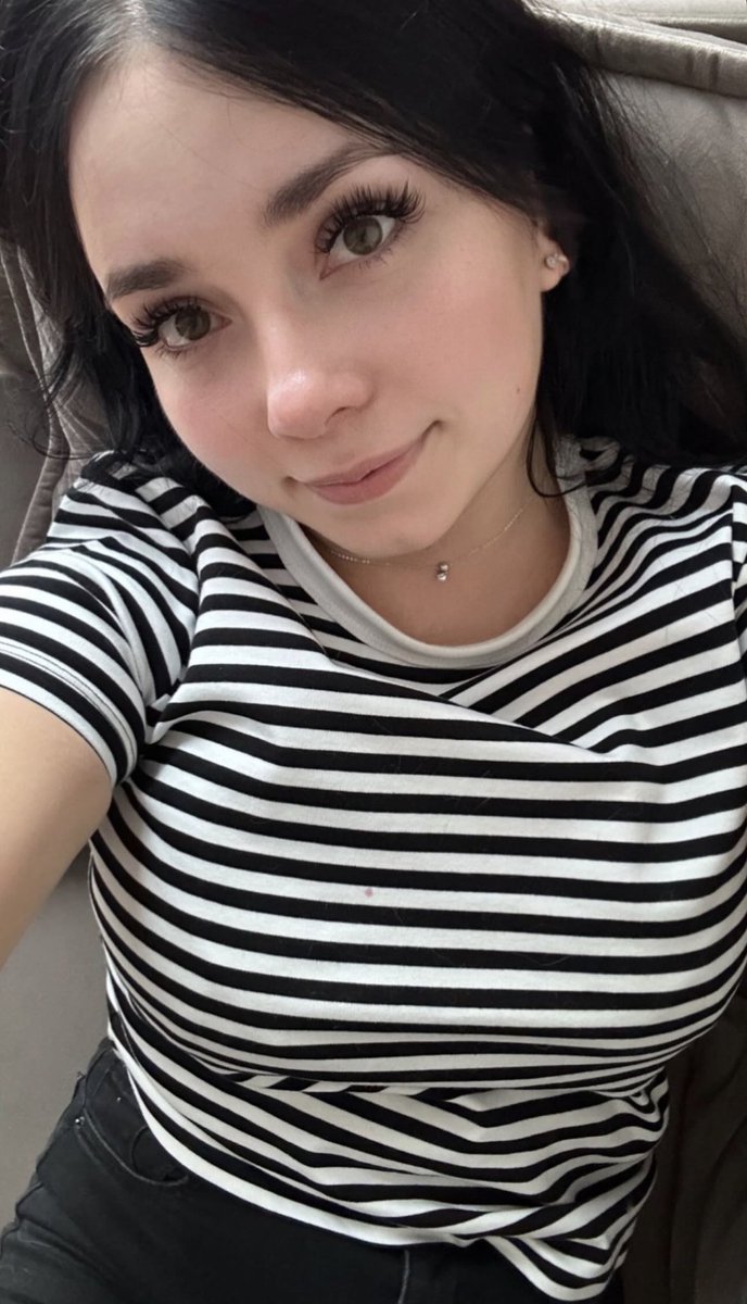 AlexCandyd's tweet photo. My step father said I'm too chubby 😞 https://t.co/rbtE23Hc1t