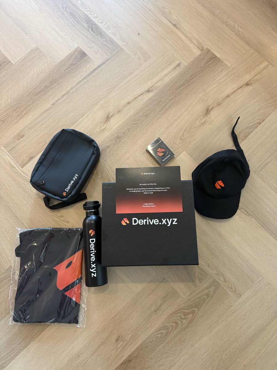 litocoen's tweet photo. derive accidentally sent me one merch box too much

any derive og here in australia who would like one? https://t.co/2VP9rRQPWp