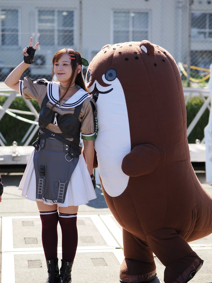 daishi3818's tweet photo. ボクカワ　杉姉さんにじゃれつきにいき返り討ちにされる
#艦娘遊撃隊 https://t.co/wmAiO2nE73