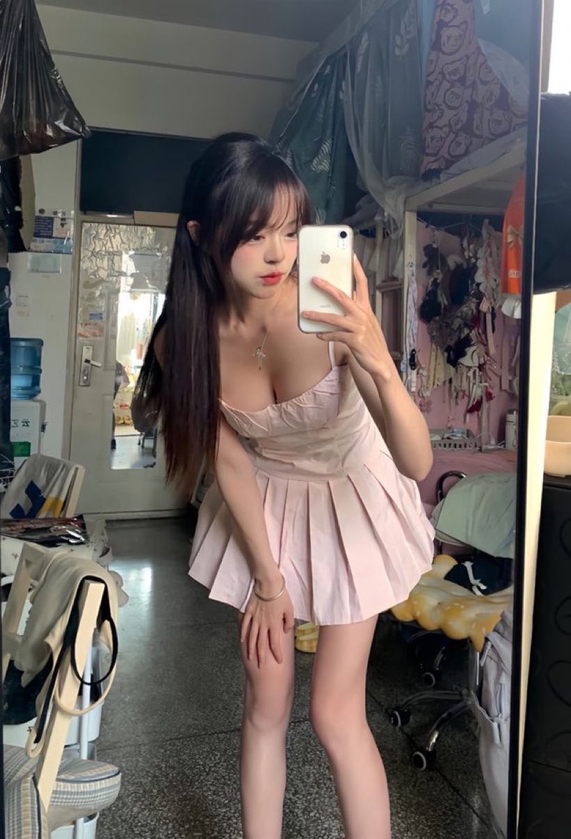 hyuga_setia2's tweet photo. 04女大 在上海，在线蹲一位能约的男搭子，感觉好的话可以长期！不打扰彼此生活！点赞优先 #上海 #女大 https://t.co/WmDLbsdale