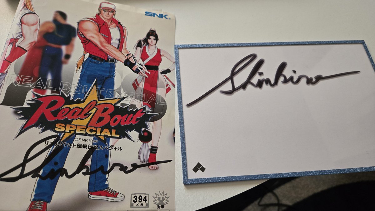 frionel26's tweet photo. Yesterday, I finally got to meet one of the most influential artists in my life: Shinkiro! ❤️

I was so overwhelmed with emotion that I could feel tears welling up. I did everything I could to hold them back and not burst into tears in front of him! 😅

He even signed the cover he created for my all-time favorite fighting game, Real Bout Fatal Fury Special.

A moment I'll cherish forever.

Thank you so much, @QiddiyaGaming, for making this dream come true! 🙏❤️