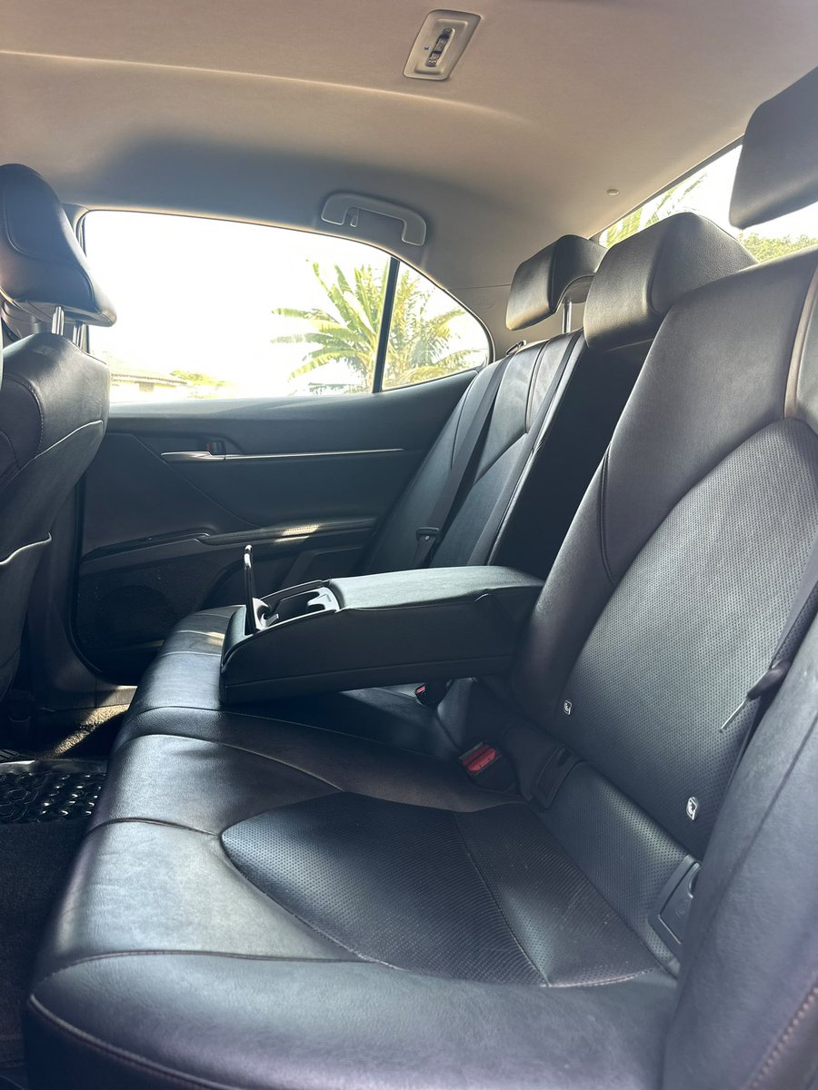 KobbyKayAutos's tweet photo. 2018 Toyota Camry GLE 
62k miles 

2.5L 4cyl engine 
Touchscreen infotainment display 
Push start
Leather seats
Alloy wheels

¢210,000

Call/WhatsApp 0504597750 https://t.co/H7x2mS1Fx5