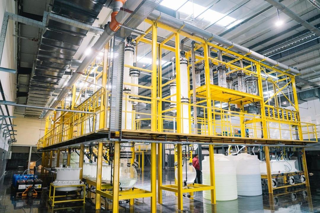 AbiyAhmedAli's tweet photo. I am proud to announce the launch of the National Precious Metals Refinery at Bole Lemi Special Economic Zone, established through a partnership between Ethiopian Investment Holdings (EIH) and Sam Precious Metals.

With a capacity to process over 600 tonnes of precious metals annually, the refinery marks a major milestone in advancing domestic value addition, strengthening Ethiopia’s mining sector, and positioning our country as a regional hub for precious-metals refining.

This initiative reflects the Medemer government’s commitment to linking our productive resources with industrial capacity—boosting export earnings, creating skilled jobs, supporting the jewellery industry, and building a more transparent and competitive gold value chain.

From resource extraction to industrial transformation, we are creating greater value at home.