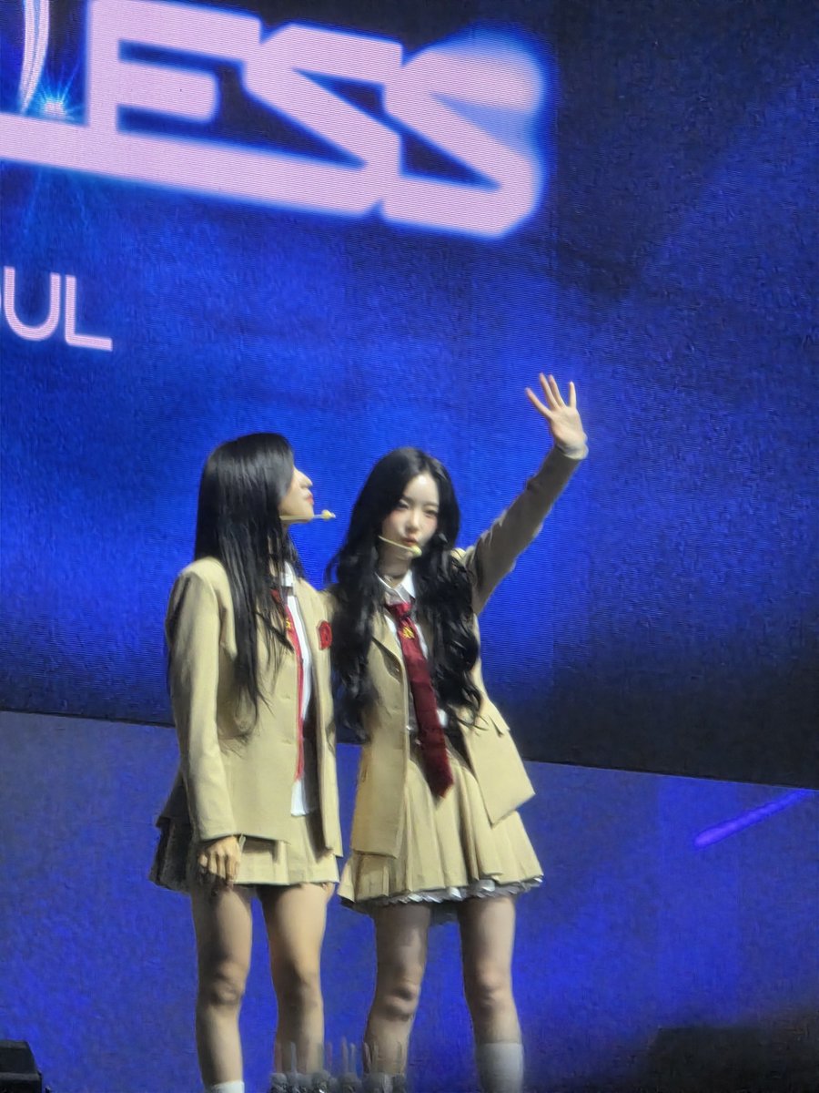 kimyooyeonfeed's tweet photo. ANDLESS in Seoul Day 1
Soundcheck 

Yooyeon &amp; Sohyun https://t.co/SZDvRr3vD1