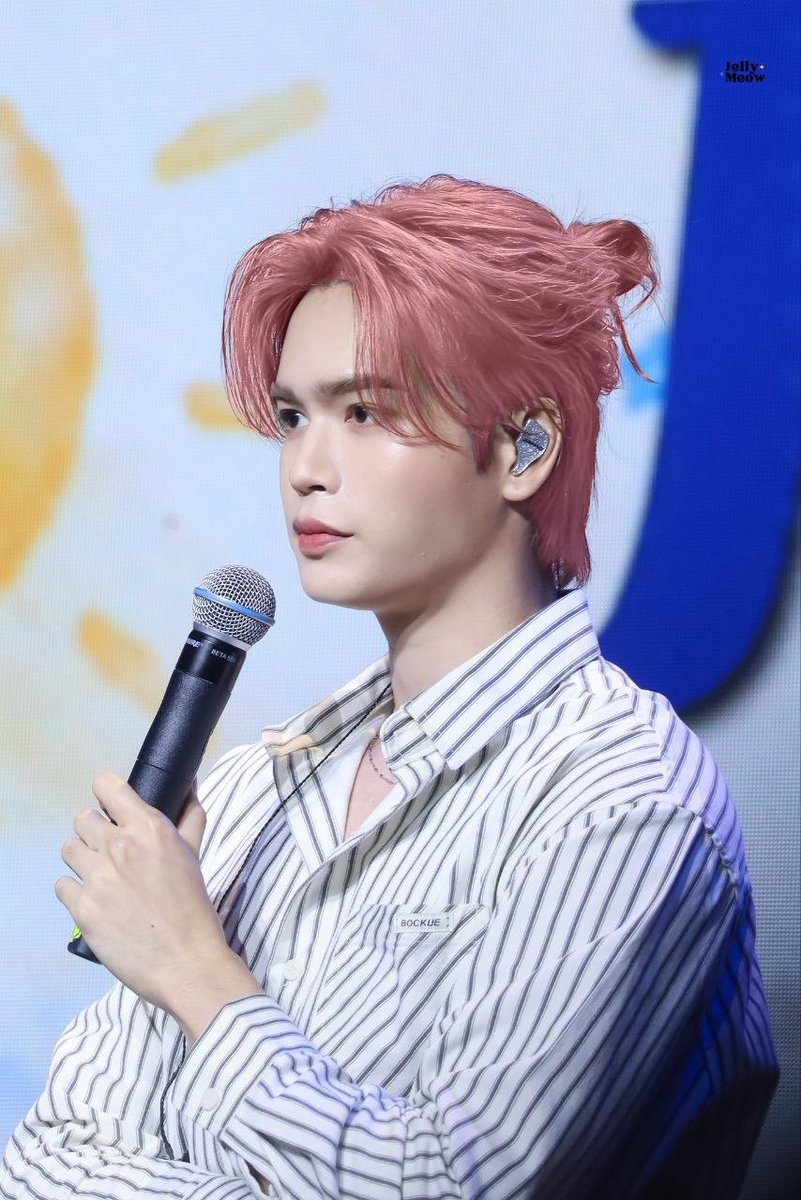 mya_palel's tweet photo. All the hair colors suit you so well. You look absolutely stunning, my pretty boy! 

JUNIORMARK NEW HORIZON VN

#JuniorMarkFMinVietnam

@Markjrtn https://t.co/mkMRiQGEQp