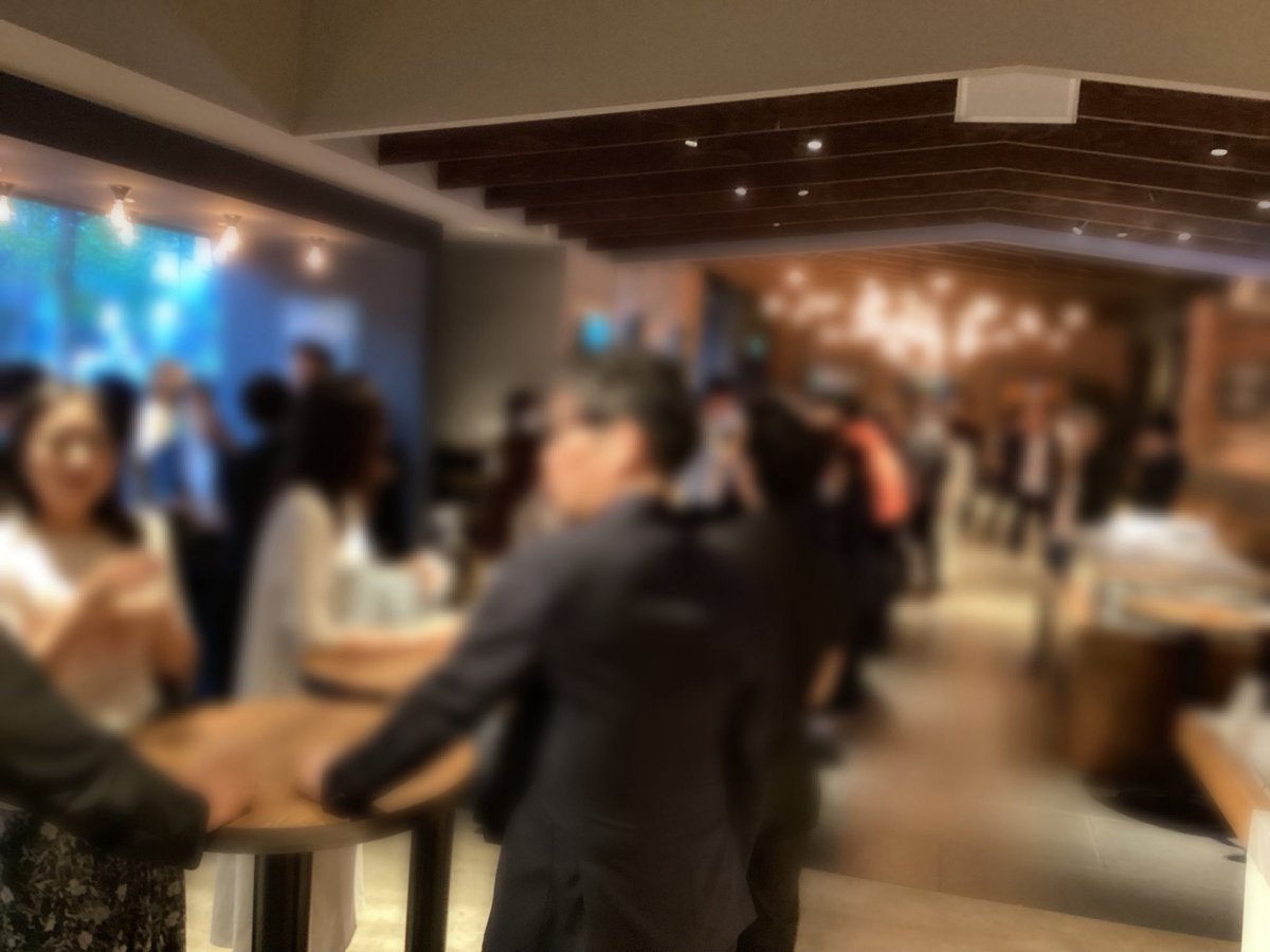 PREMIUMSTATUS's tweet photo. こんにちは✨スタッフのハナ🌸です🌸

本日は『Bistro Lavarock神谷町』様にて
【年収1000万以上 or 超大手企業】スタンディングパーティー開催中🥂✨

男性35名、女性38名　合計73名ご参加👏

三連休真っ只中🍂
ステキな出会いがありますように🧡

その他パーティーはこちらから⬇️
https://t.co/2tm0BLhgrO

#街コン　#婚活　#婚活パーティー
