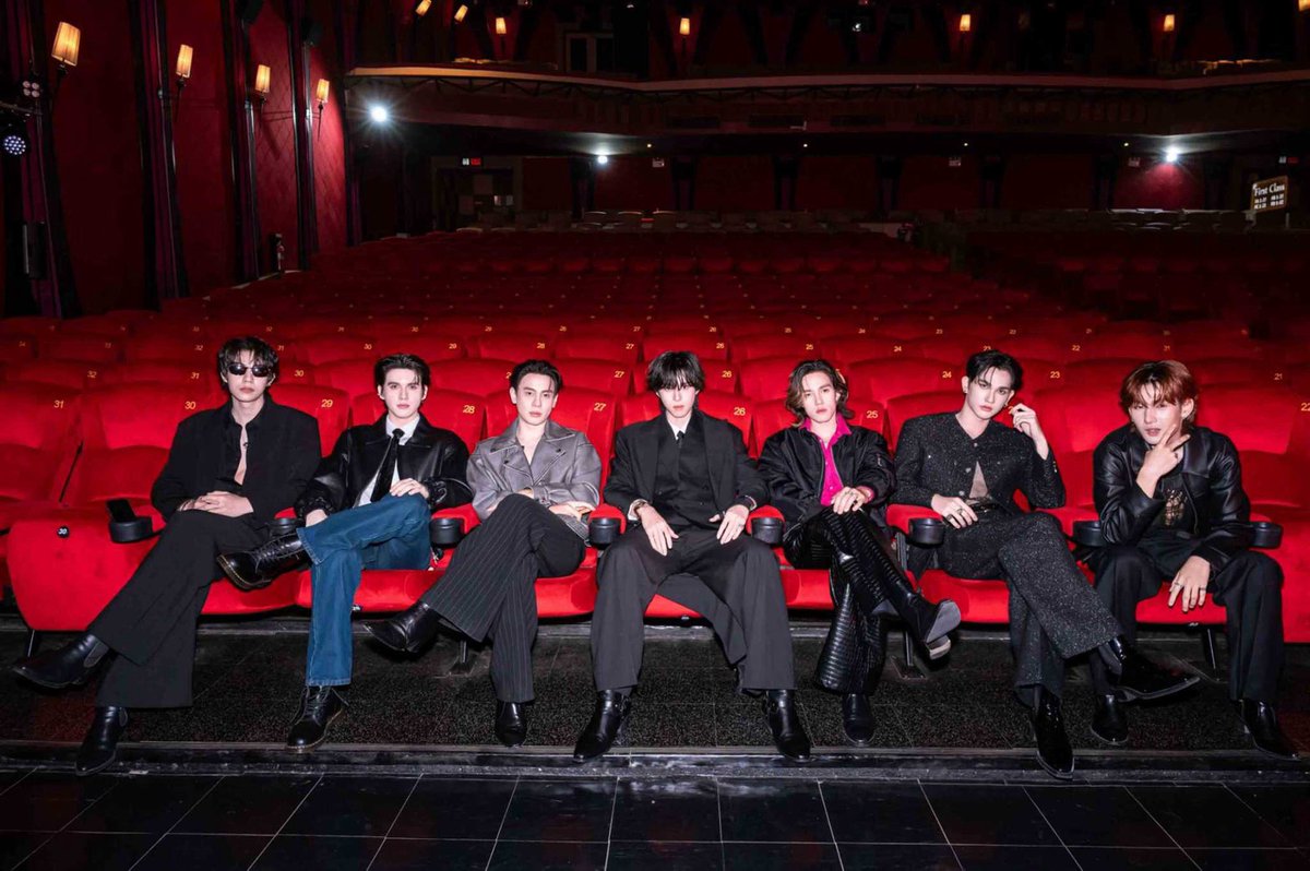 mcinemusic's tweet photo. iQIYI เปิดม่านเสิร์ฟโมเม้นท์ชวนตกหลุมรัก “คอปเตอร์-แบงค์” ไปพร้อมกันใน iQIYI Original “Fool in Love คนโง่รักเข(ล)า”The First Fall Premiere Screening Event https://t.co/Lw5KK400VM
#FoolInLove #iQIYIOriginal #iQIYI #Tailai #YSeries188Group https://t.co/81zRIxLbu9