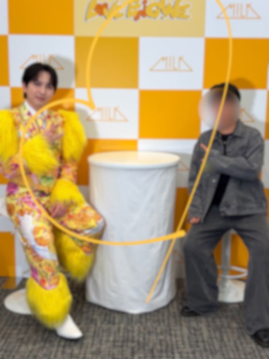 JH1523m's tweet photo. 絶対に緊張して顔見れないと思ったからちゃんと顔を見るを心掛けた。ちゃんと見た。カッコ良かった。自分の表情はガッチガチ過ぎて見せれたもんじゃないけど、吉田さんのビジュが安定に良かったので家宝にします。 https://t.co/NPWSgce4bA