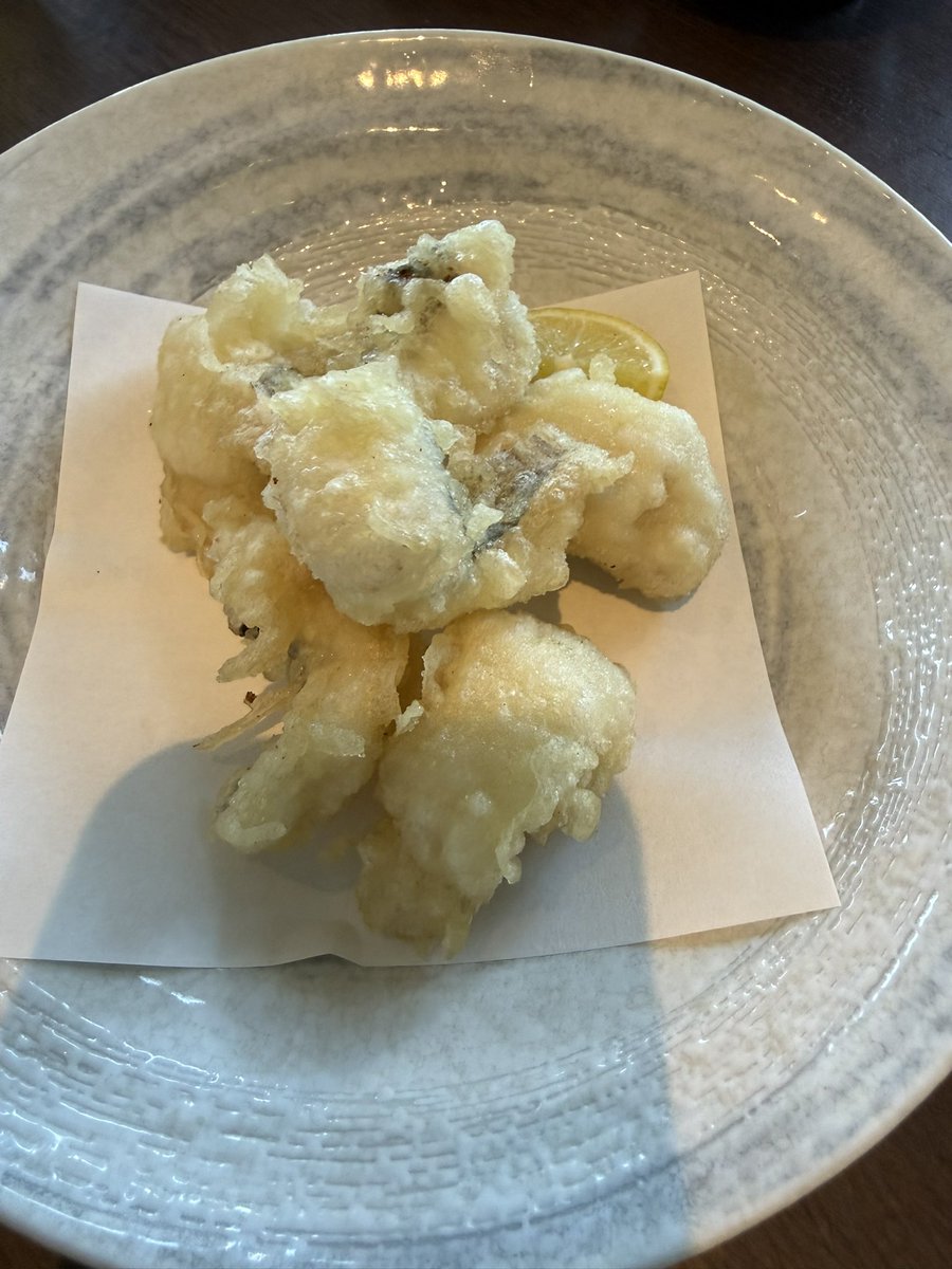 arika_sp's tweet photo. 淡路島で昼食後、横のいい感じの喫茶店でおしゃべり
予定の船3便見送ってしまった。 https://t.co/6RXwmdYUtX